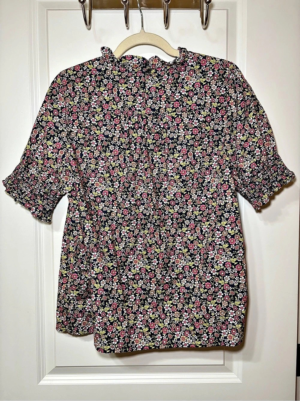 J.Crew Smocked puff-sleeve cotton poplin top in meadow floral - Picture 4 of 7